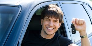Assurance auto jeune conducteur : Solutions et économies pour les novices du volant
