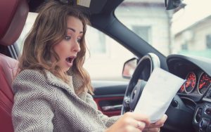 Hausse continue des tarifs d&rsquo;assurance habitation : anticiper une augmentation de 6 à 7% en 2026, avec des pics dans les villes moyennes comme Avignon et La Rochelle