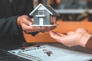 Souscrire une assurance habitation en ligne avant l’emménagement : garantir sa protection dès le premier jour