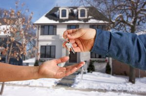 Échange de maison pendant les vacances : avez-vous bien pris en compte l’assurance indispensable ?